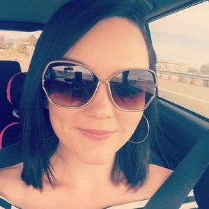 Meet your Posher, Rebecca